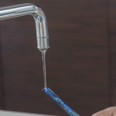 Set od 2 staklene kugle za automatsko zalijevanje biljaka – 350 ml